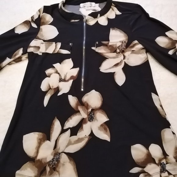 Floral, navy blue and beige zip-up blouse, size medium - Picture 7 of 11